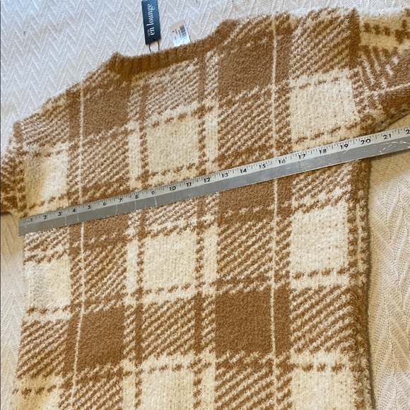 Tan and White Plaid Women's Sweater - Picture 7 of 9